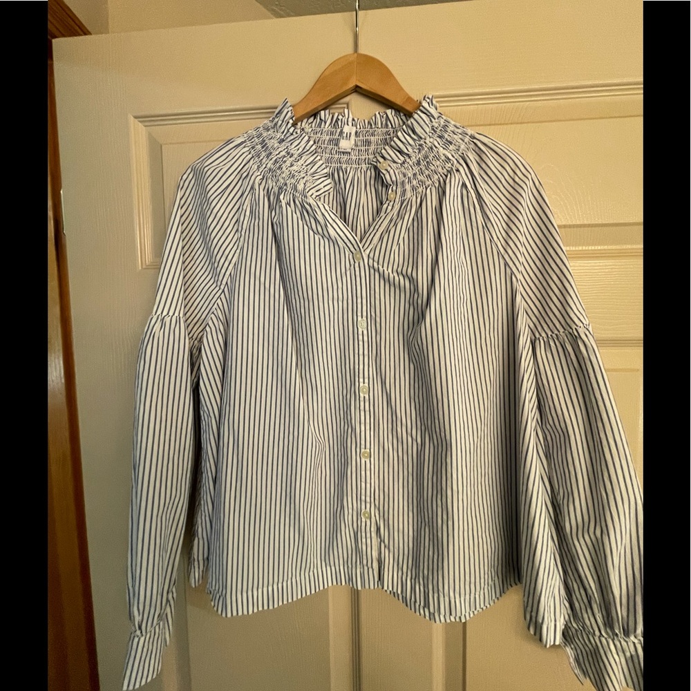 Size small Gap blouse